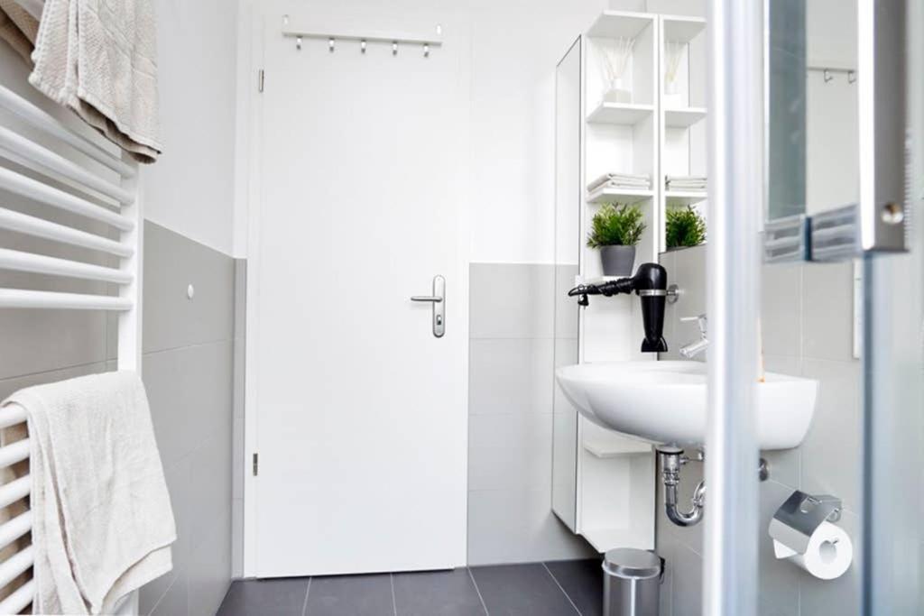 Sc 06 By Rockchair Apartments L Superhost Status L 4 Bedrooms Boxspringbeds 2 Bathrooms Balcony Elevator - Cozy Family & Business Flair Welcomes You! Berlin Zewnętrze zdjęcie